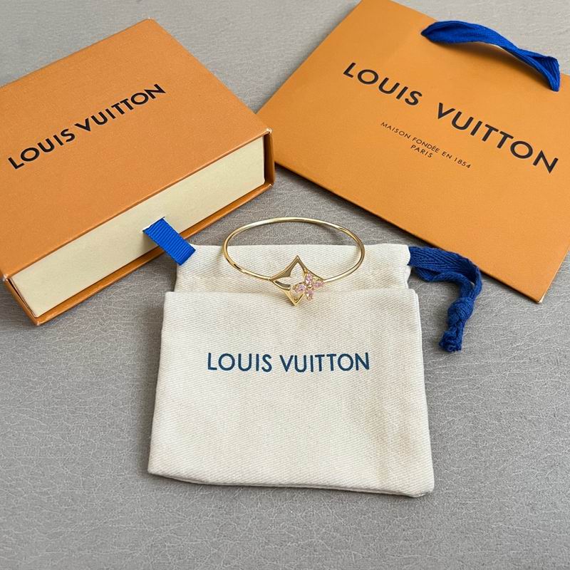 LV Bracelet 01yxx296 (2)