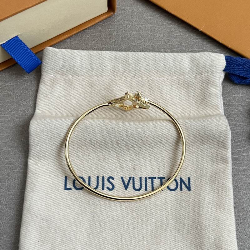 LV Bracelet 01yxx296 (5)