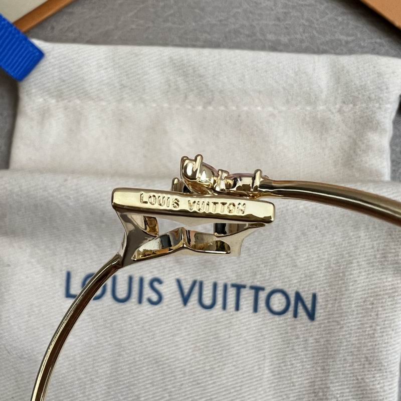 LV Bracelet 01yxx296 (7)