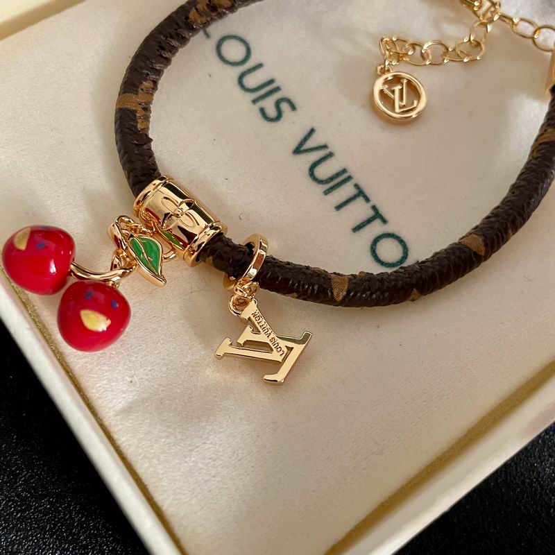 LV Bracelet 01yxx297 (4)