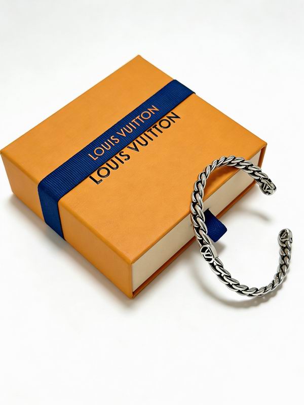 LV Bracelet 01yxx306 (3)