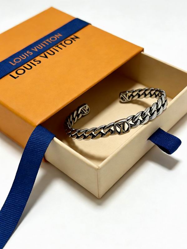 LV Bracelet 01yxx306 (6)