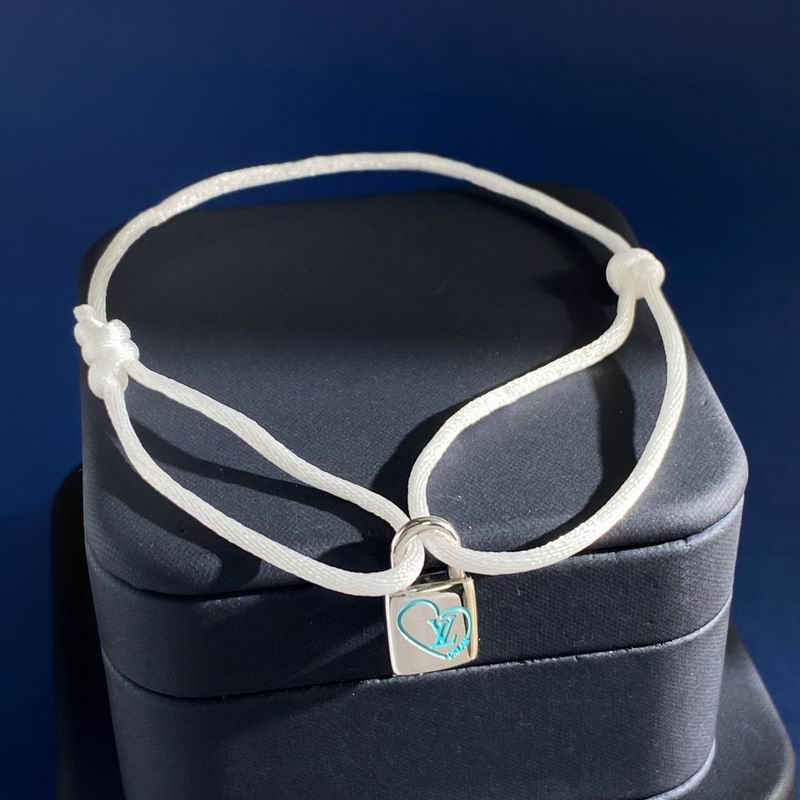 LV Bracelet 01yxx310 (11)