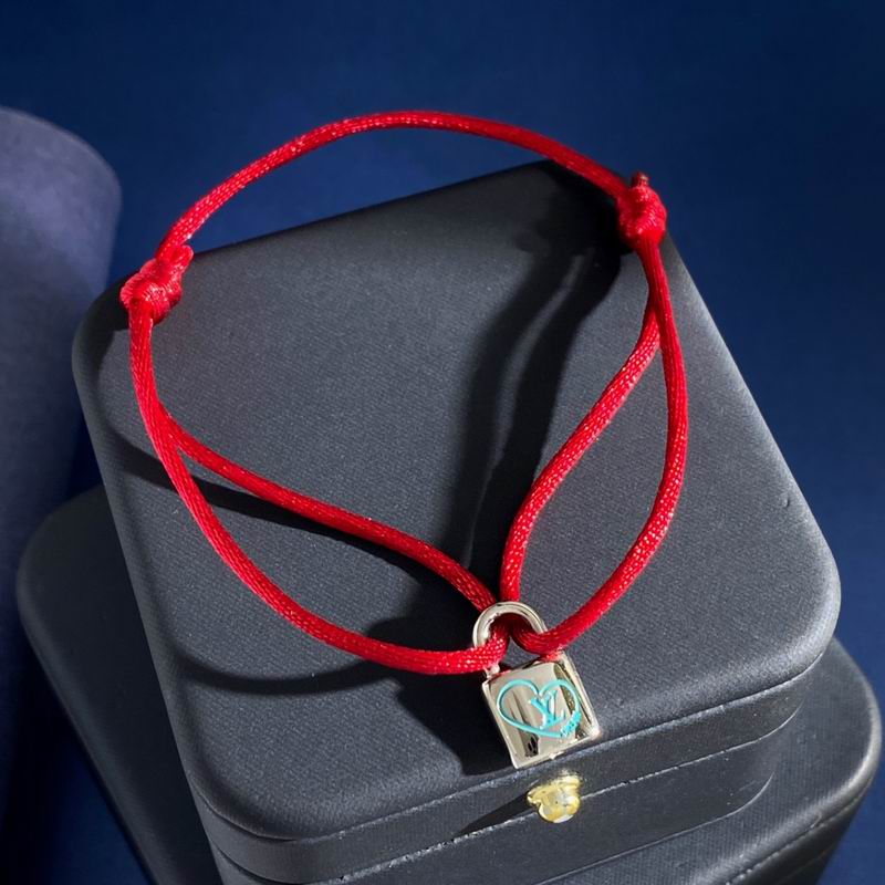 LV Bracelet 01yxx310 (12)