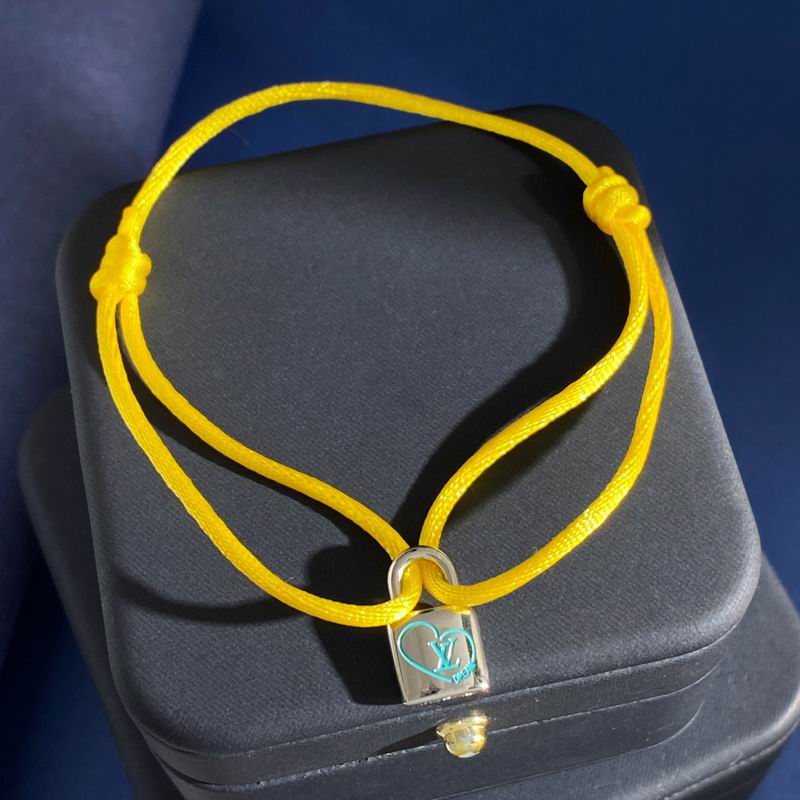 LV Bracelet 01yxx310 (2)