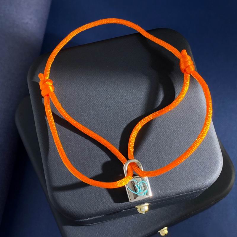 LV Bracelet 01yxx310 (4)