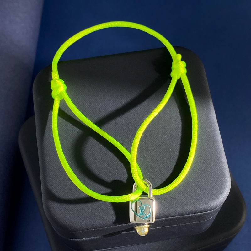 LV Bracelet 01yxx310 (5)