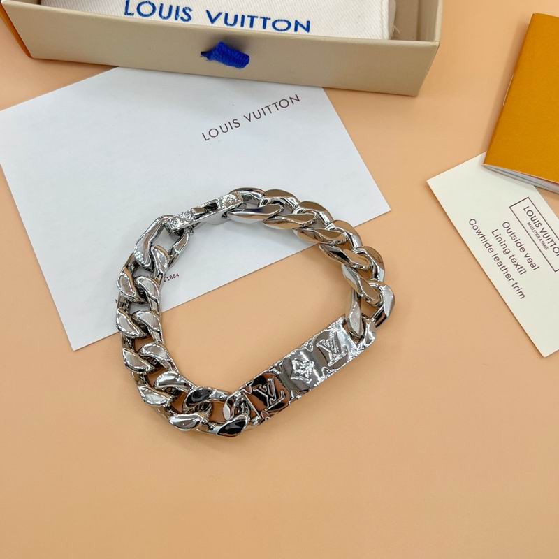 LV Bracelet 01yxx312 (2)