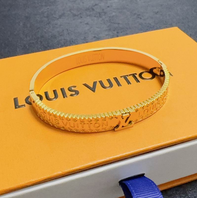 LV Bracelet 01yxx313 (6)