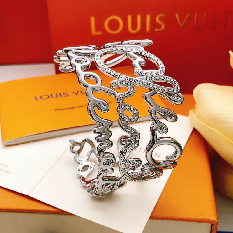 LV Bracelet 01yxx315 (7)