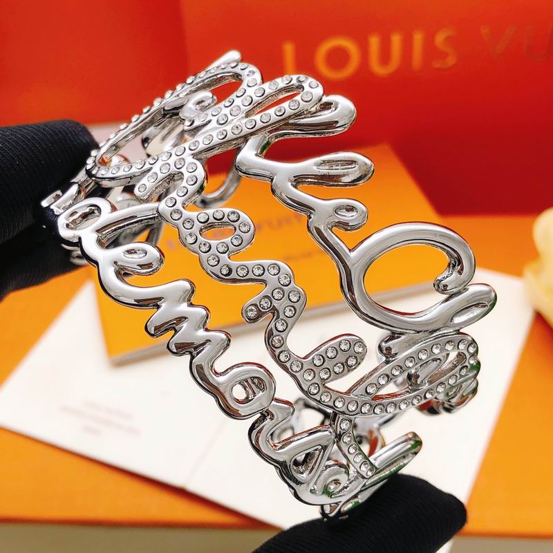 LV Bracelet 01yxx315 (9)
