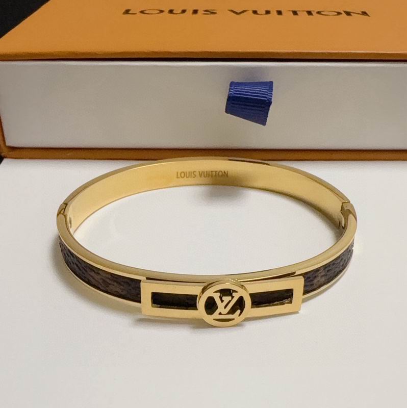 LV Bracelet 01yxx316 (2)