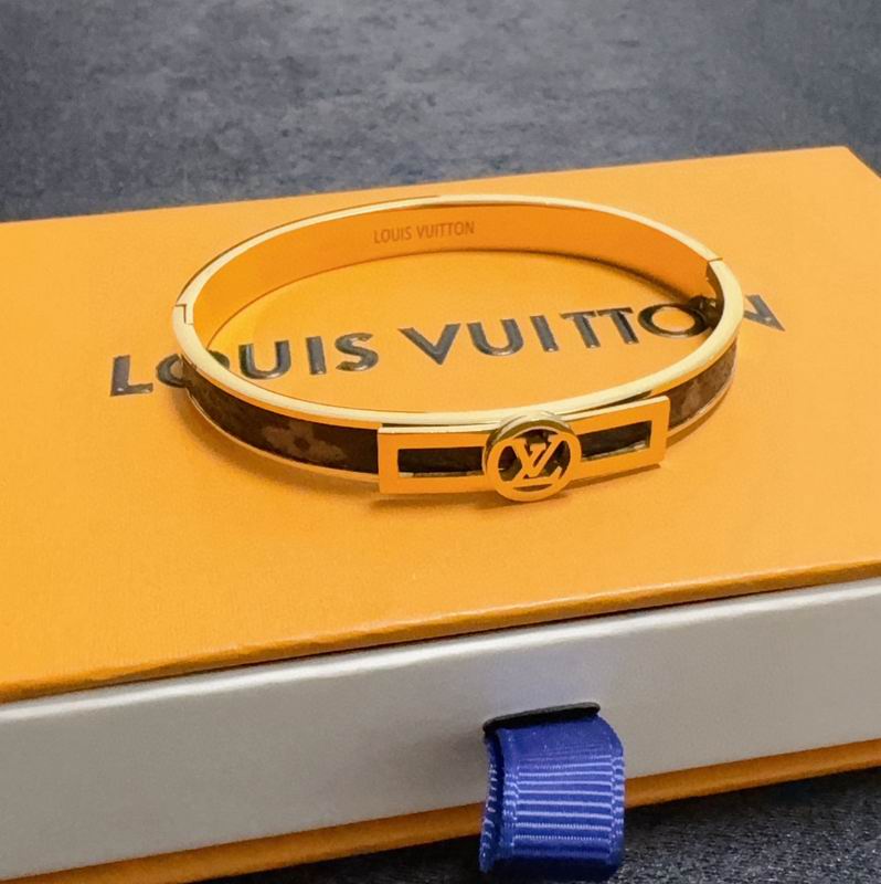 LV Bracelet 01yxx316 (4)