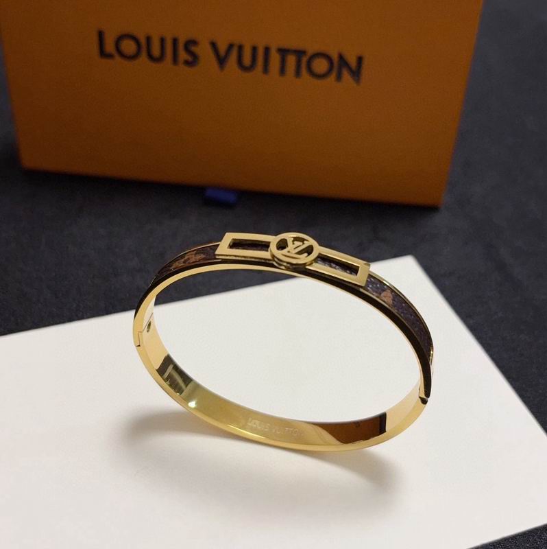 LV Bracelet 01yxx316 (5)