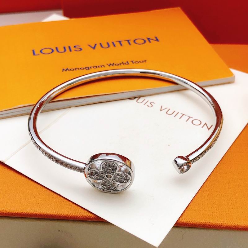 LV Bracelet 01yxx318 (5)