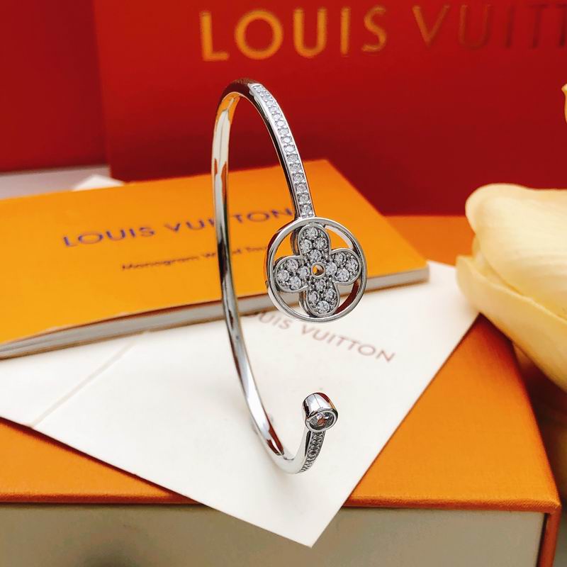 LV Bracelet 01yxx318 (6)