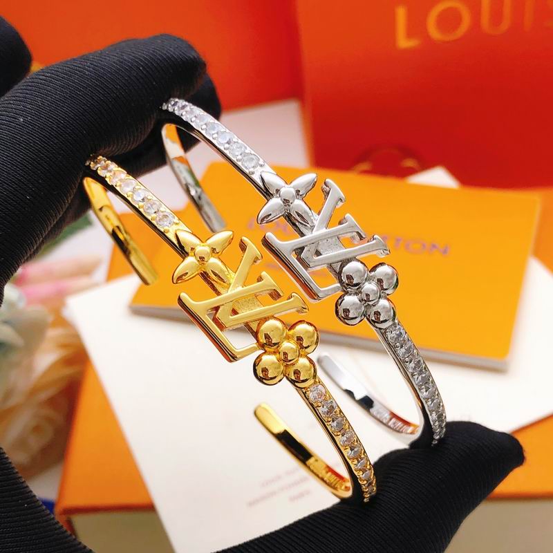 LV Bracelet 01yxx319 (1)