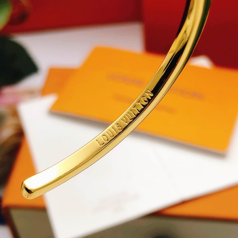 LV Bracelet 01yxx319 (4)