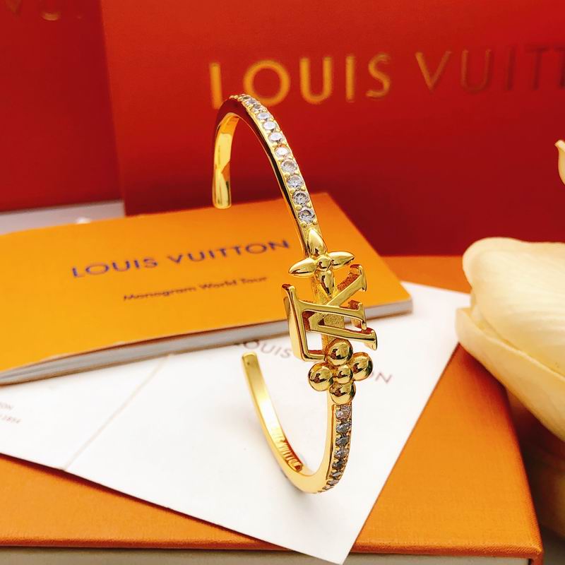 LV Bracelet 01yxx319 (7)