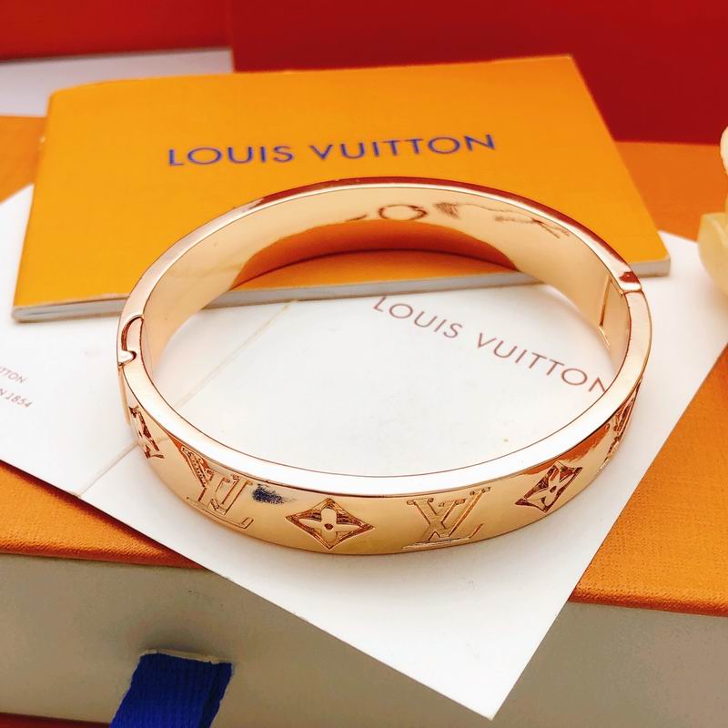 LV Bracelet 01yxx320 (1)
