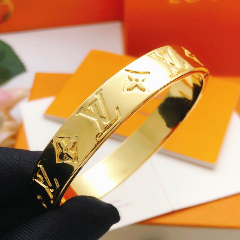 LV Bracelet 01yxx320 (11)