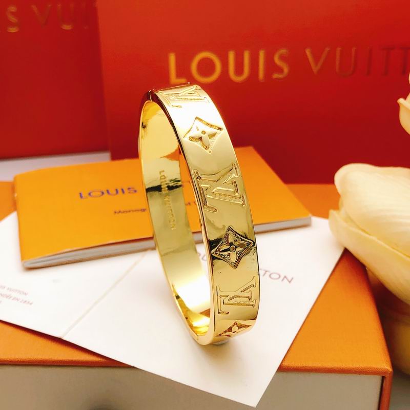 LV Bracelet 01yxx320 (14)