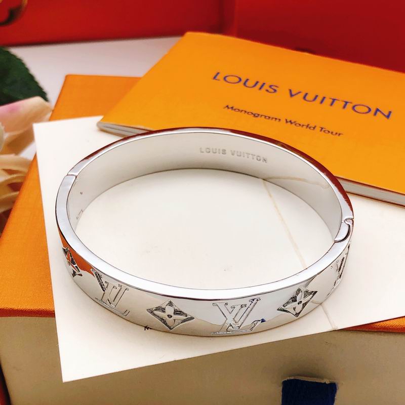 LV Bracelet 01yxx320 (20)