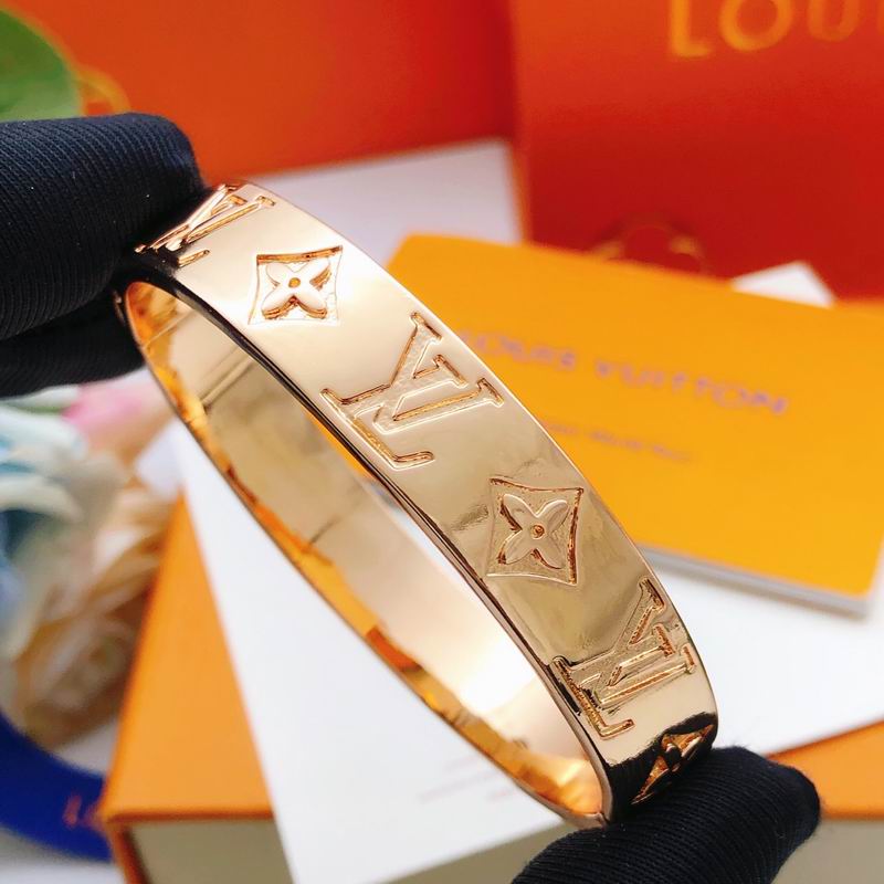 LV Bracelet 01yxx320 (3)