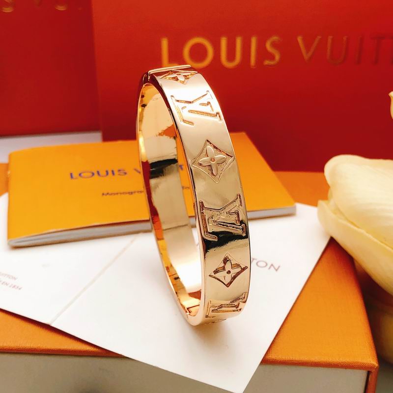 LV Bracelet 01yxx320 (7)