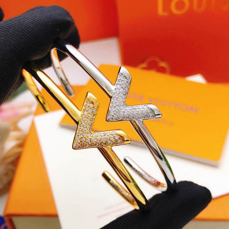 LV Bracelet 01yxx321 (1)