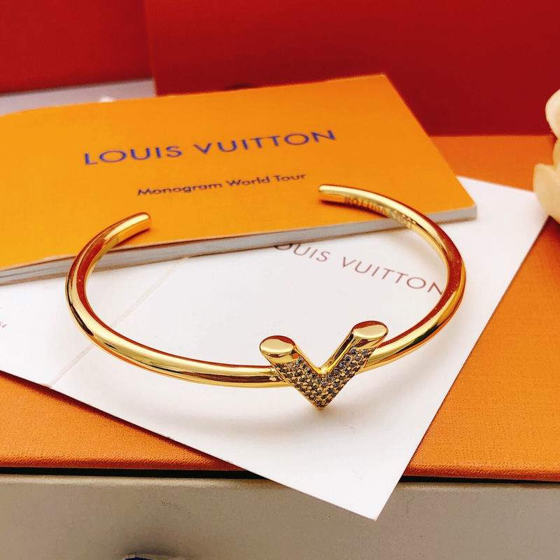LV Bracelet 01yxx321 (7)