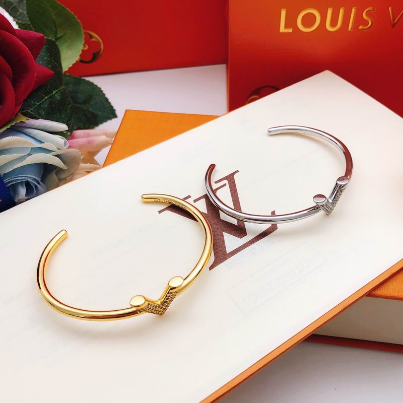 LV Bracelet 01yxx321 (8)