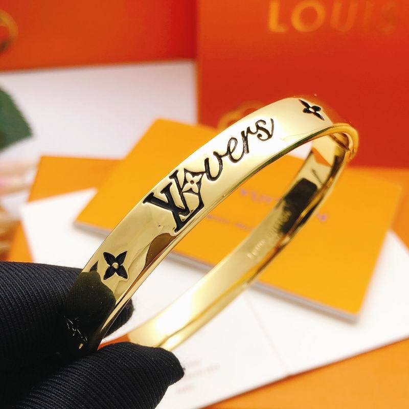 LV Bracelet 01yxx322 (1)