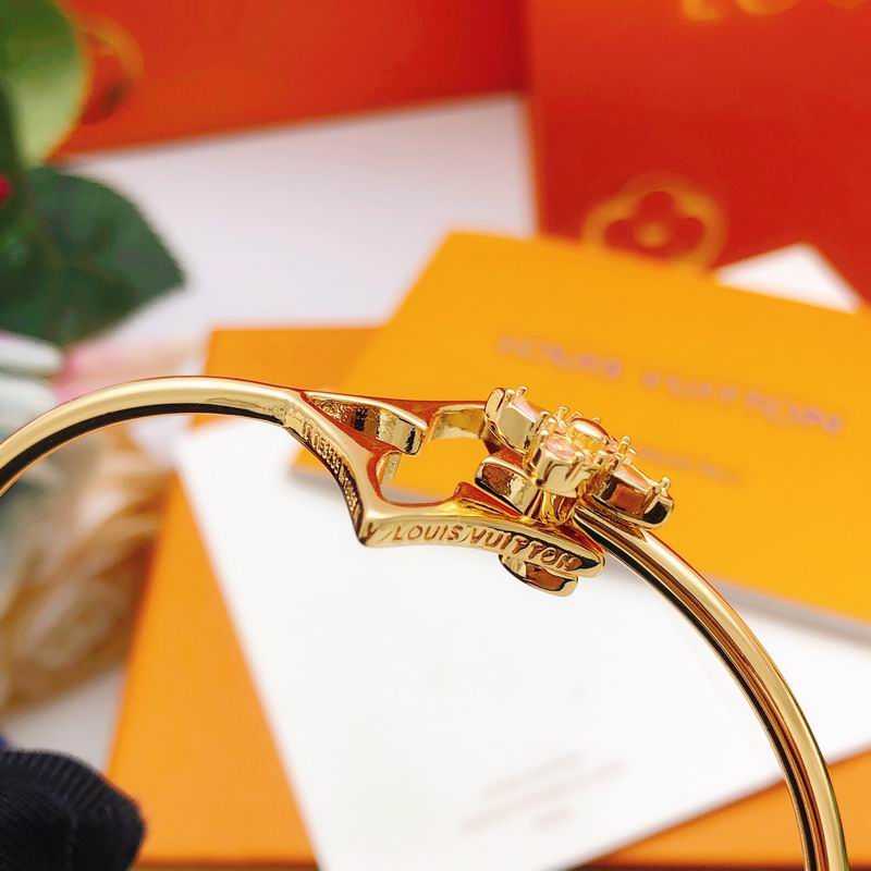 LV Bracelet 01yxx324 (3)
