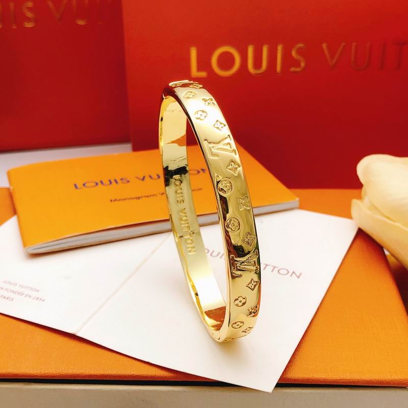 LV Bracelet 01yxx325 (12)