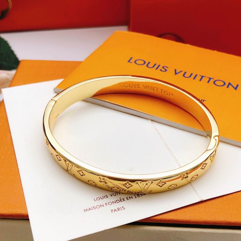 LV Bracelet 01yxx325 (13)