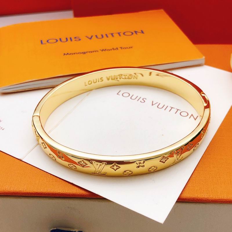 LV Bracelet 01yxx325 (14)