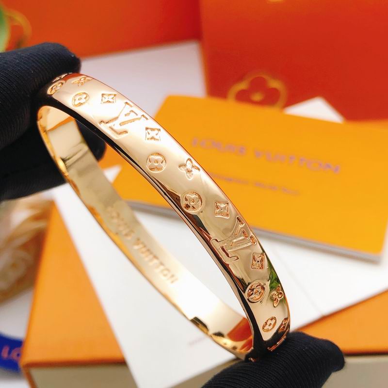 LV Bracelet 01yxx325 (15)