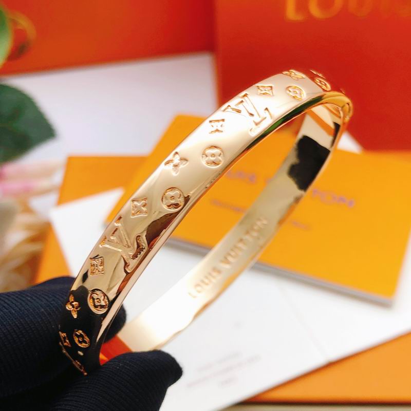 LV Bracelet 01yxx325 (16)
