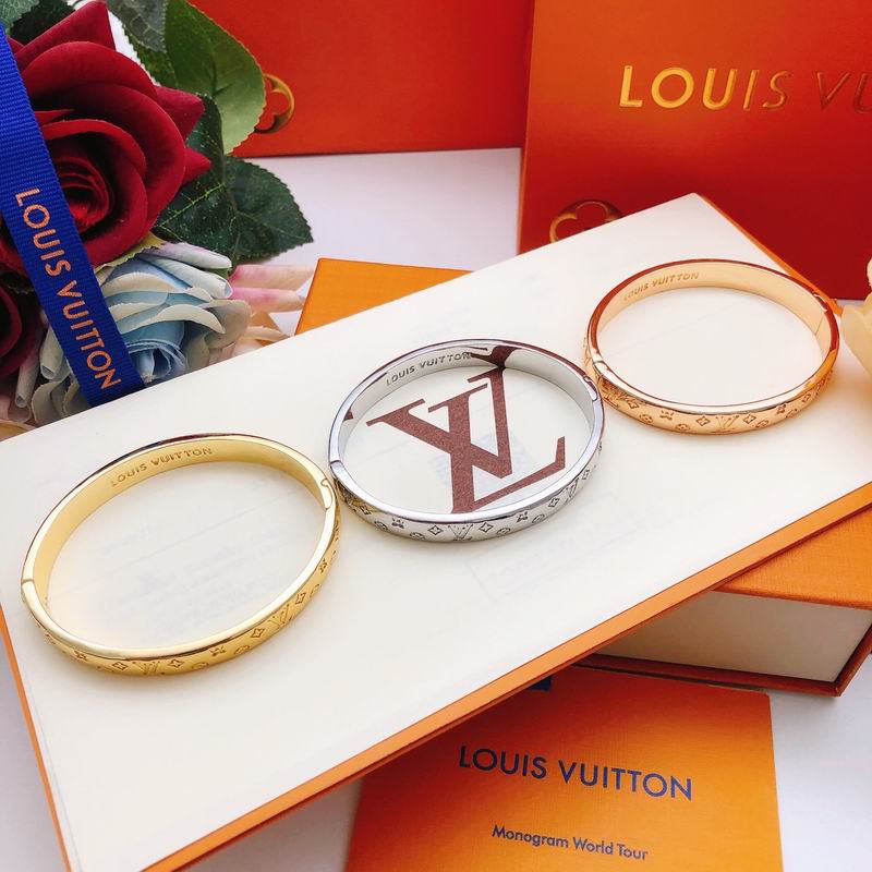 LV Bracelet 01yxx325 (2)