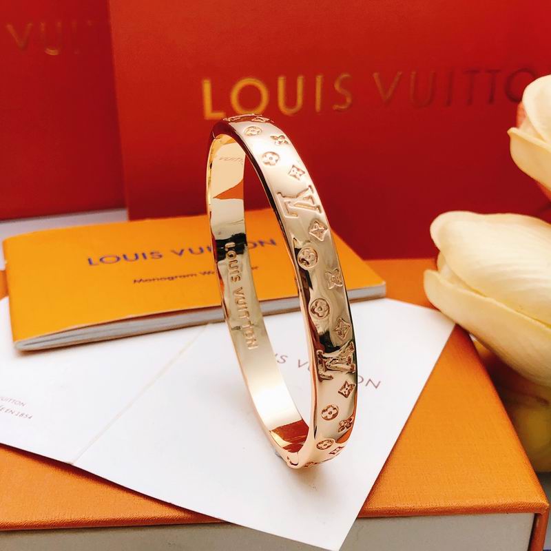 LV Bracelet 01yxx325 (20)