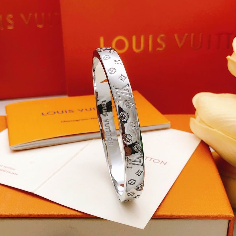 LV Bracelet 01yxx325 (6)