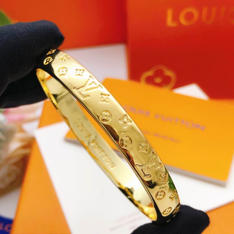 LV Bracelet 01yxx325 (9)