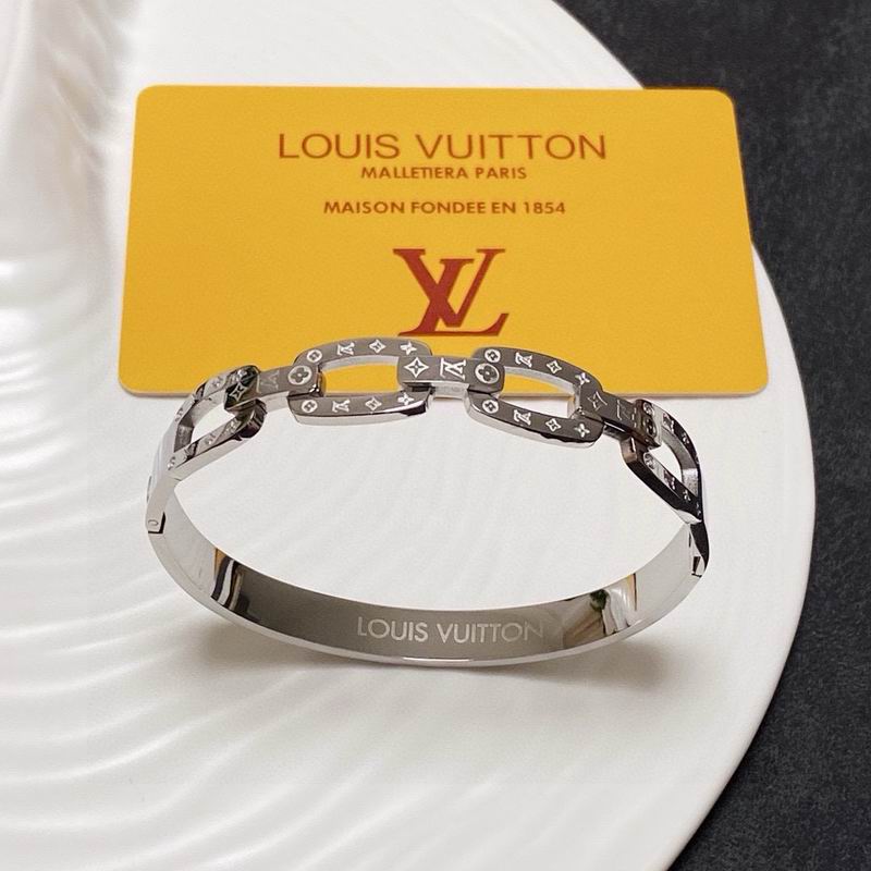 LV Bracelet 01yxx327 (3)