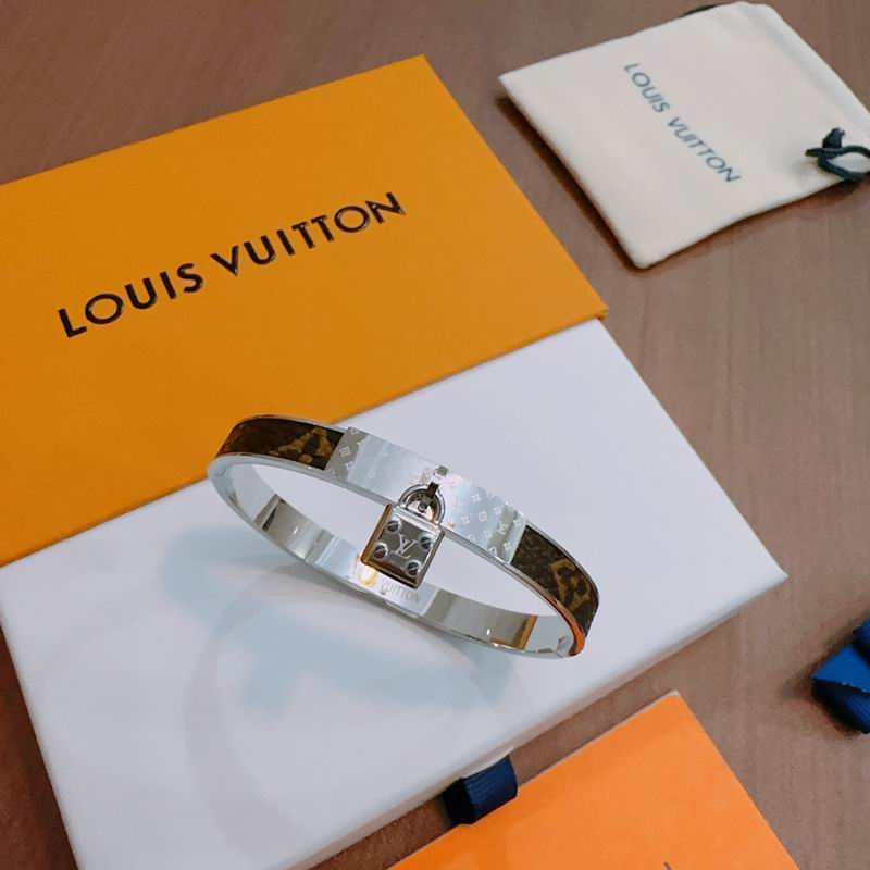 LV Bracelet 11yxx01 (1)