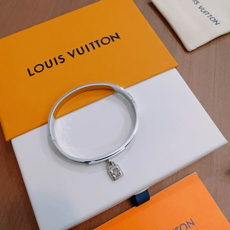 LV Bracelet 11yxx01 (4)