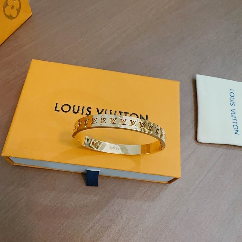 LV Bracelet 11yxx05 (3)