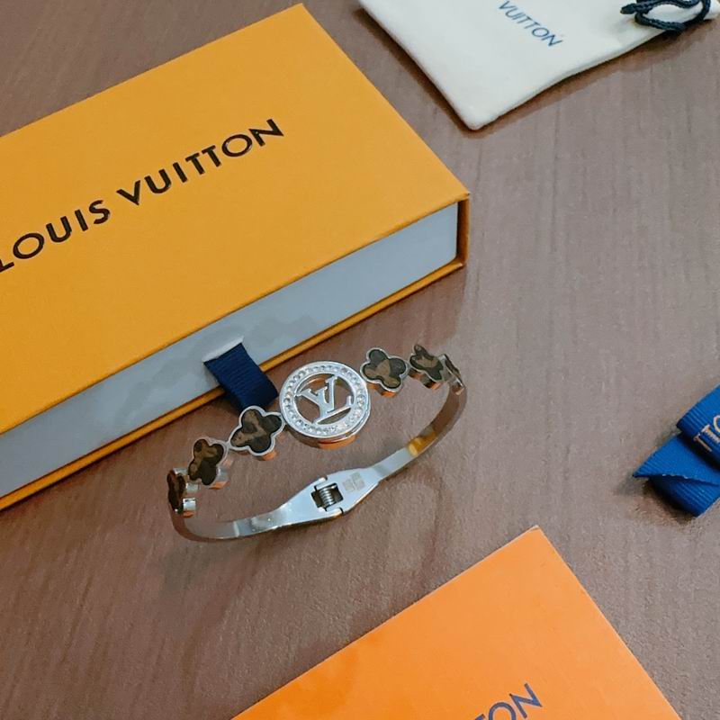 LV Bracelet 11yxx06 (1)