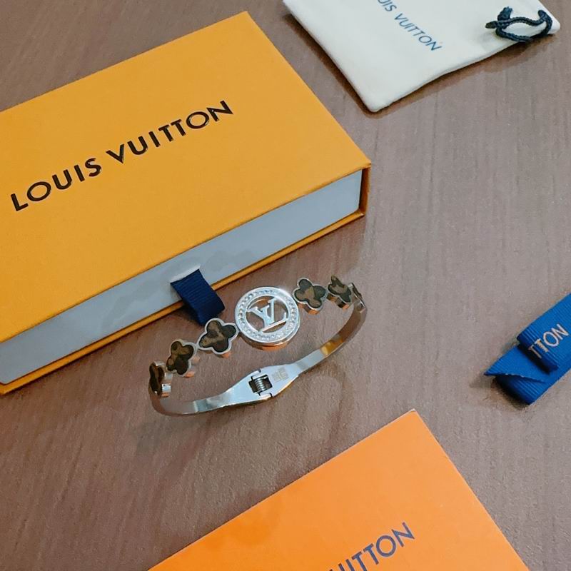 LV Bracelet 11yxx06 (4)