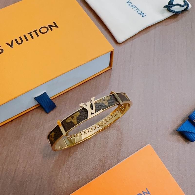 LV Bracelet 11yxx07 (2)
